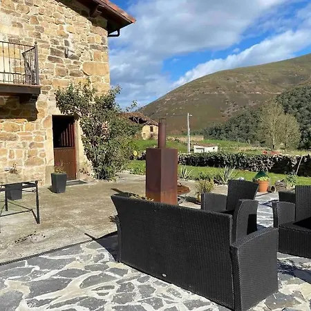 Rural House El Portalon De Luena